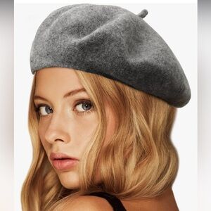 Gray Wool Beret and Gloves Set